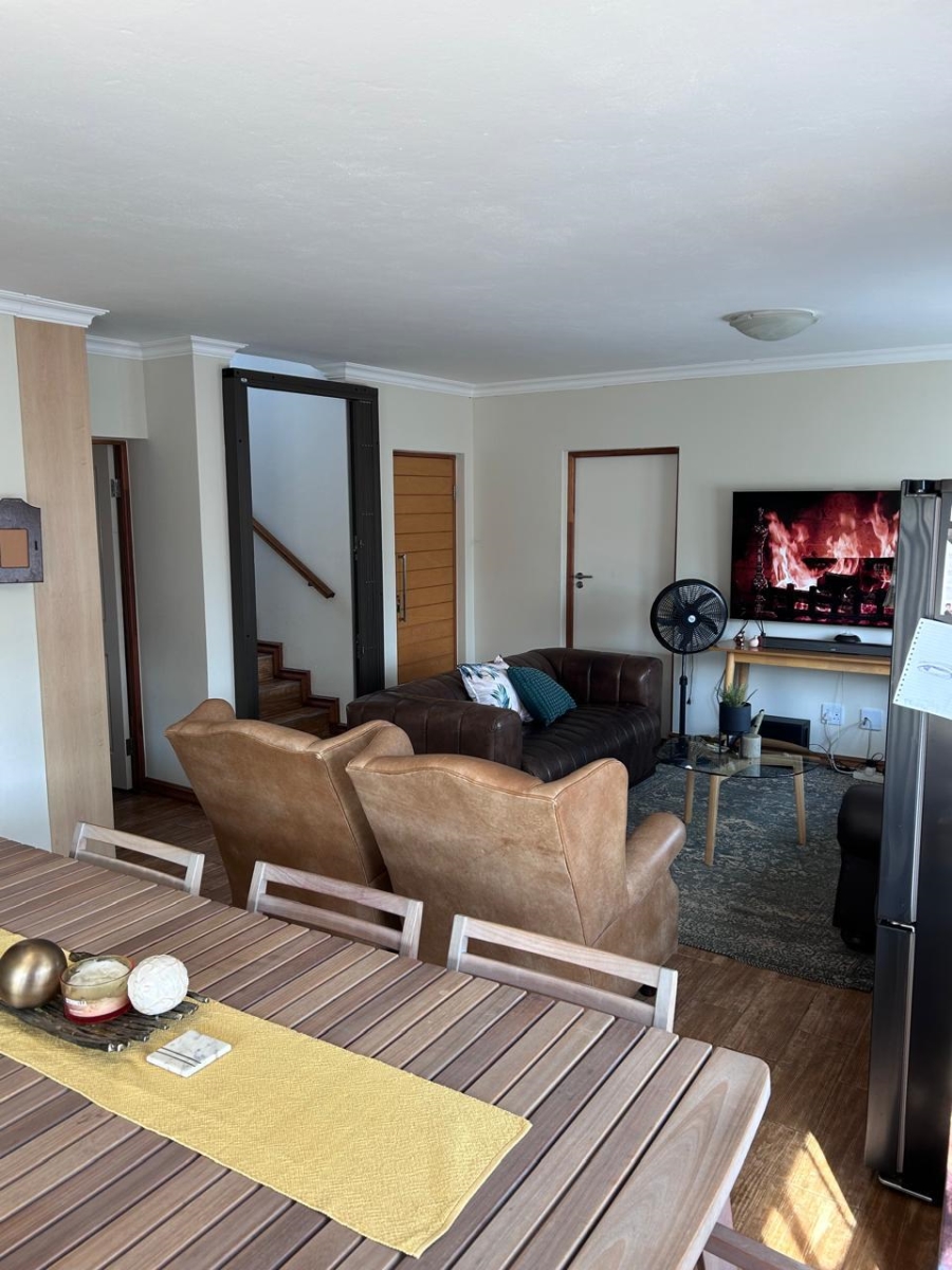 To Let 3 Bedroom Property for Rent in Melodie North West